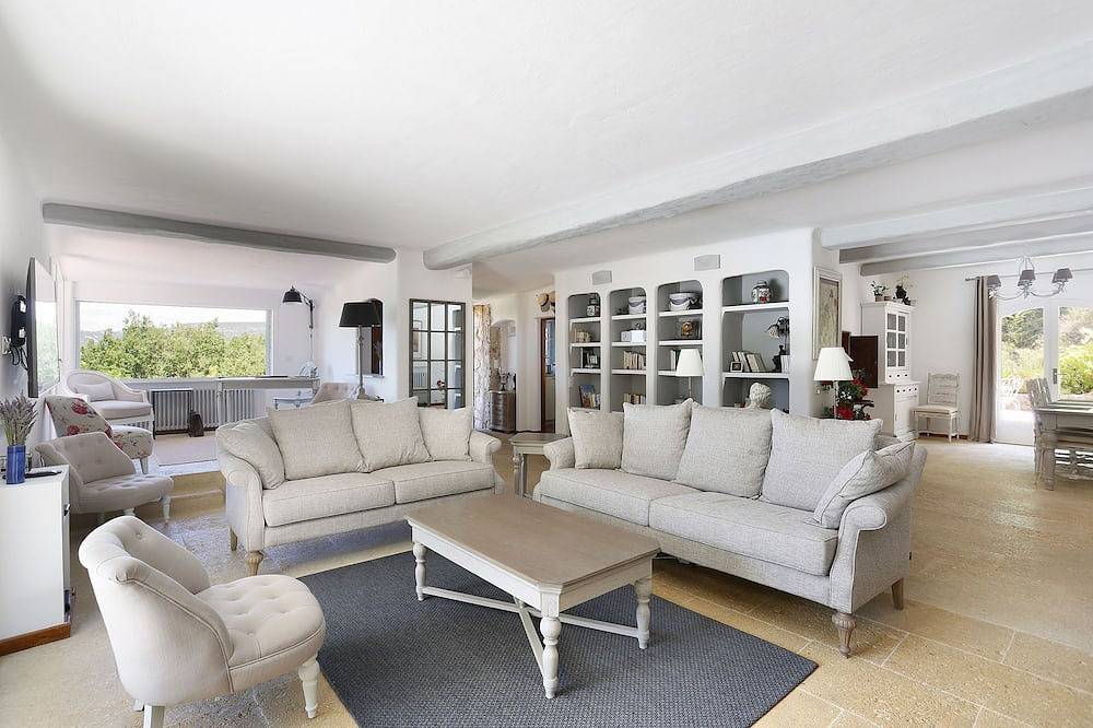 Villa Lourmarin with swimming pool in Lourmarin, Parc naturel régional du Luberon