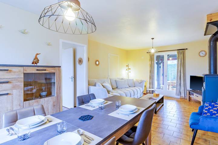 Maison de vacances pour 4 personnes, avec piscine ainsi que terrasse et jardin