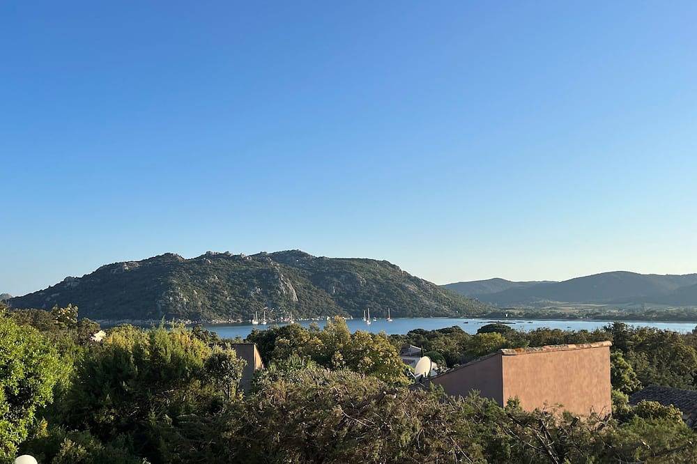Mini villa dúplex con vistas al mar, terraza, barbacoa, a 5 minutos a pie de la playa de Santa Giulia in Santa Giulia, Porto Vecchio