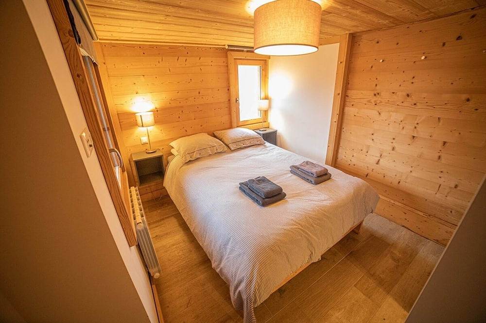 Chalet 22 pers. ski in / uit. Ideale locatie. Grote zonnige terrassen. in Montgenèvre, Briançon en omgeving