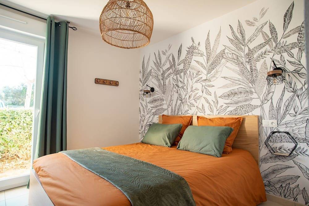 Air-conditioned house, heated pool, near Lozari beach in Losari, Belgodère