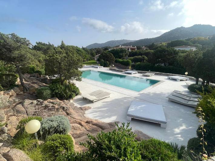 Casa vacanza per 4 persone, con Terrazza e Giardino nonché Piscina e Panorama a Porto Cervo