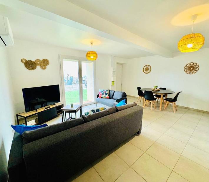 Location de vacances pour 6 personnes, avec terrasse à Chanas - 2