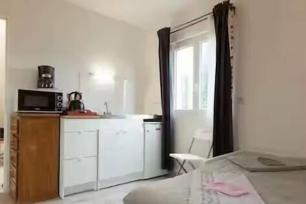 Appartement entier, Studio Phenix en premier étage in Plouédern, Région de Brest