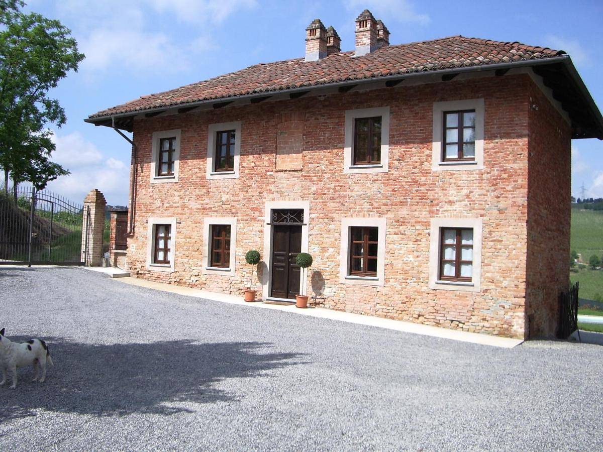 B&B Cascina Gaione Via Gallina,18b 12052 Neive cn in Neive, Langhe