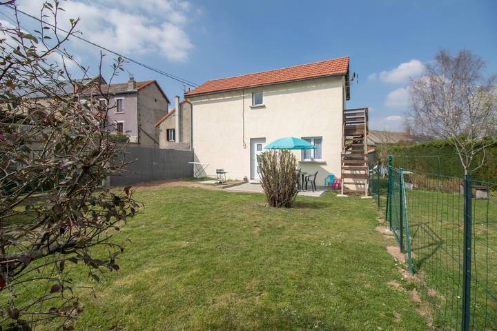 Gîte pour 4 personnes, avec Terrasse ainsi que Jardin et Vue