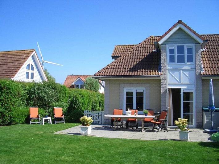 Villa für 8 Personen, mit Terrasse und Garten sowie Sauna