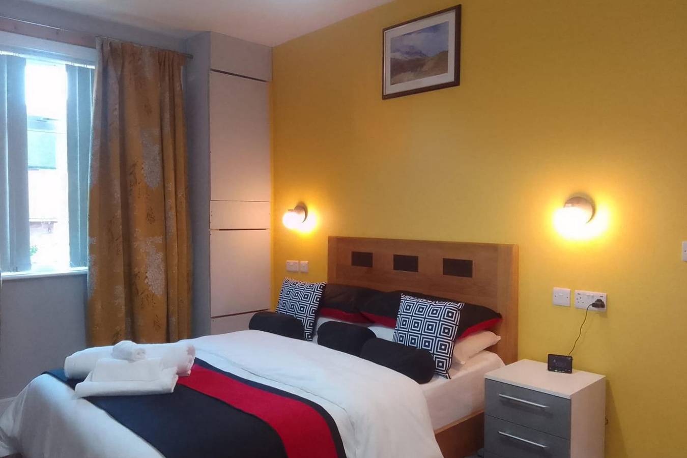 2 Bedroom Bungalo - Free Parking, Wifi & Garden in Wolverhampton, Région de Birmingham