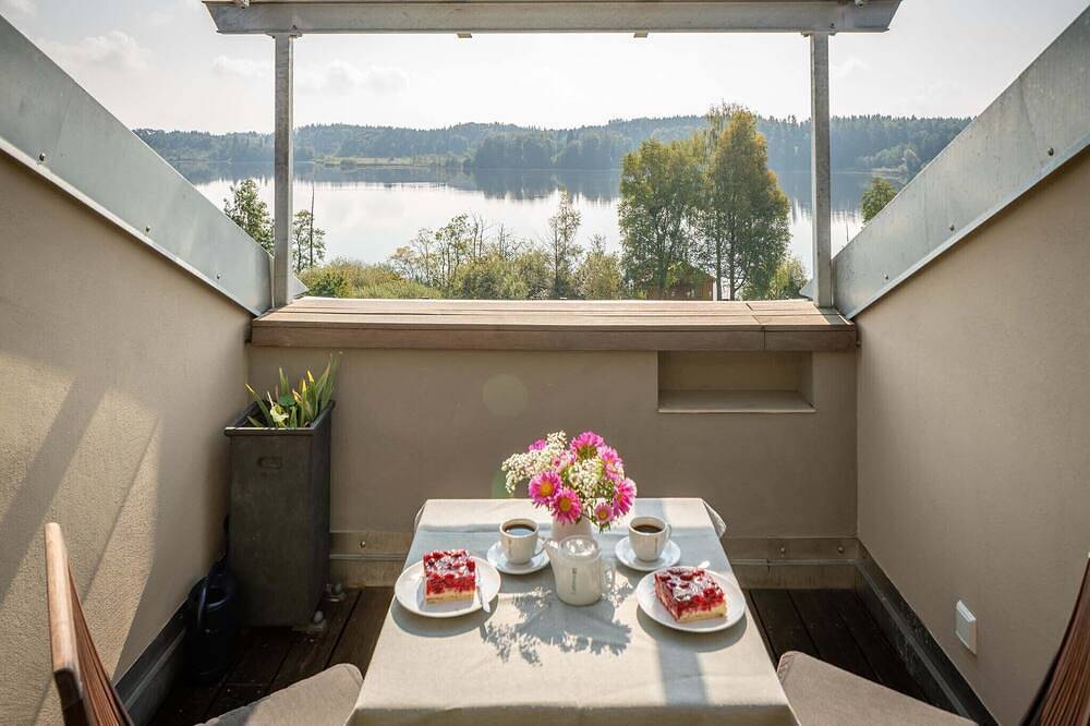 Ganze Wohnung, Loggia, 42 qm Dachgeschoss, Wohn-/Schlafraum kombiniert in Bad Endorf, Chiemsee