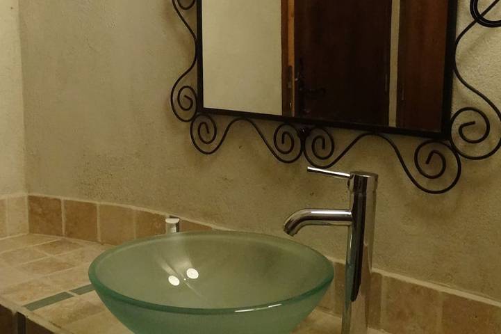 Gîte pour 2 personnes, avec terrasse et jardin à Saint-André-de-Roquepertuis - 4