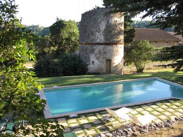 Gîte pour 4 personnes, avec piscine et jardin à Pontevès