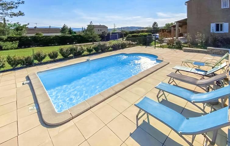 Location de vacances pour 8 personnes, avec piscine et terrasse à Gargas - 2