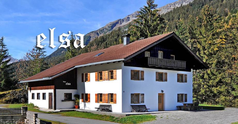 Ferienwohnung für 18 Personen, mit Balkon und Terrasse sowie Garten und Ausblick
