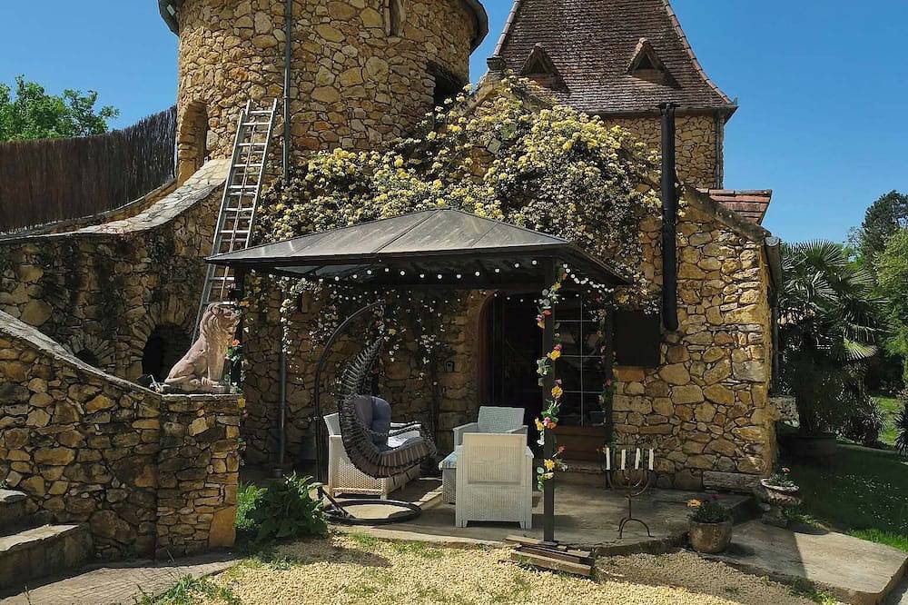 Chambre de la tour du bois noir in Milhac, Quercy