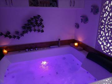 Cottage pour 2 personnes, avec piscine et sauna ainsi que jardin et jacuzzi à Saint-Saturnin-lès-Avignon