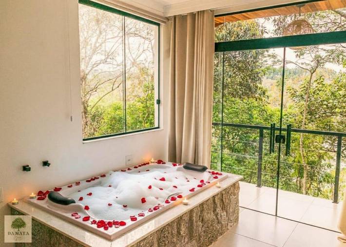 Cabanas para 2 pessoas, com vista e balcão e ainda vista para o lago em Lindoia