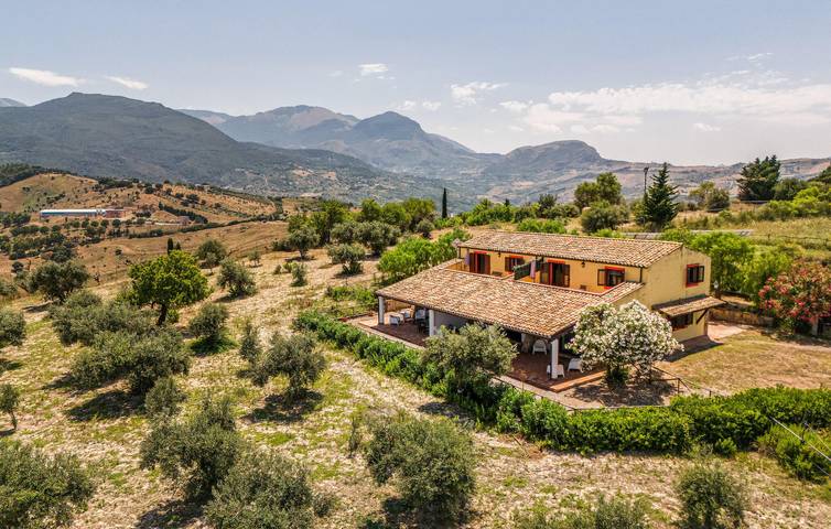 Appartamento intero, Appartamento vista mare con piscina e parcheggio in Collesano, Provincia di Palermo
