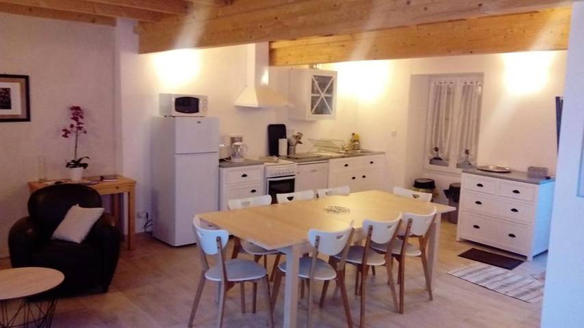 Location de vacances pour 8 personnes, avec jacuzzi et jardin, adapté aux familles à Surgères - 2