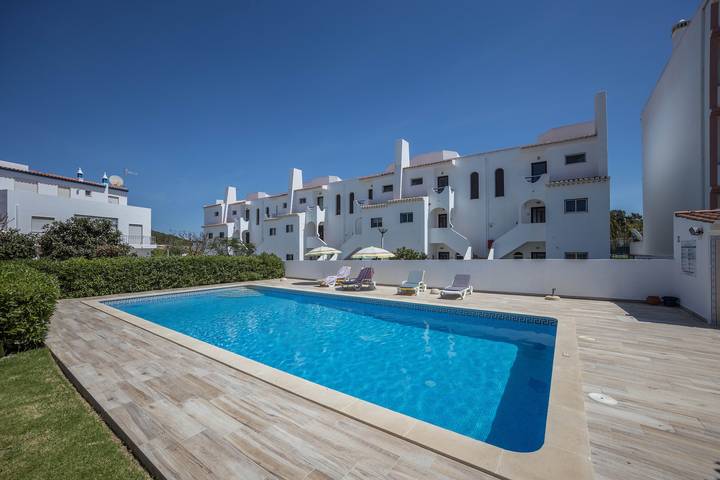 Casa de férias para 4 pessoas, com Varanda e Jardim em Praia do Burgau