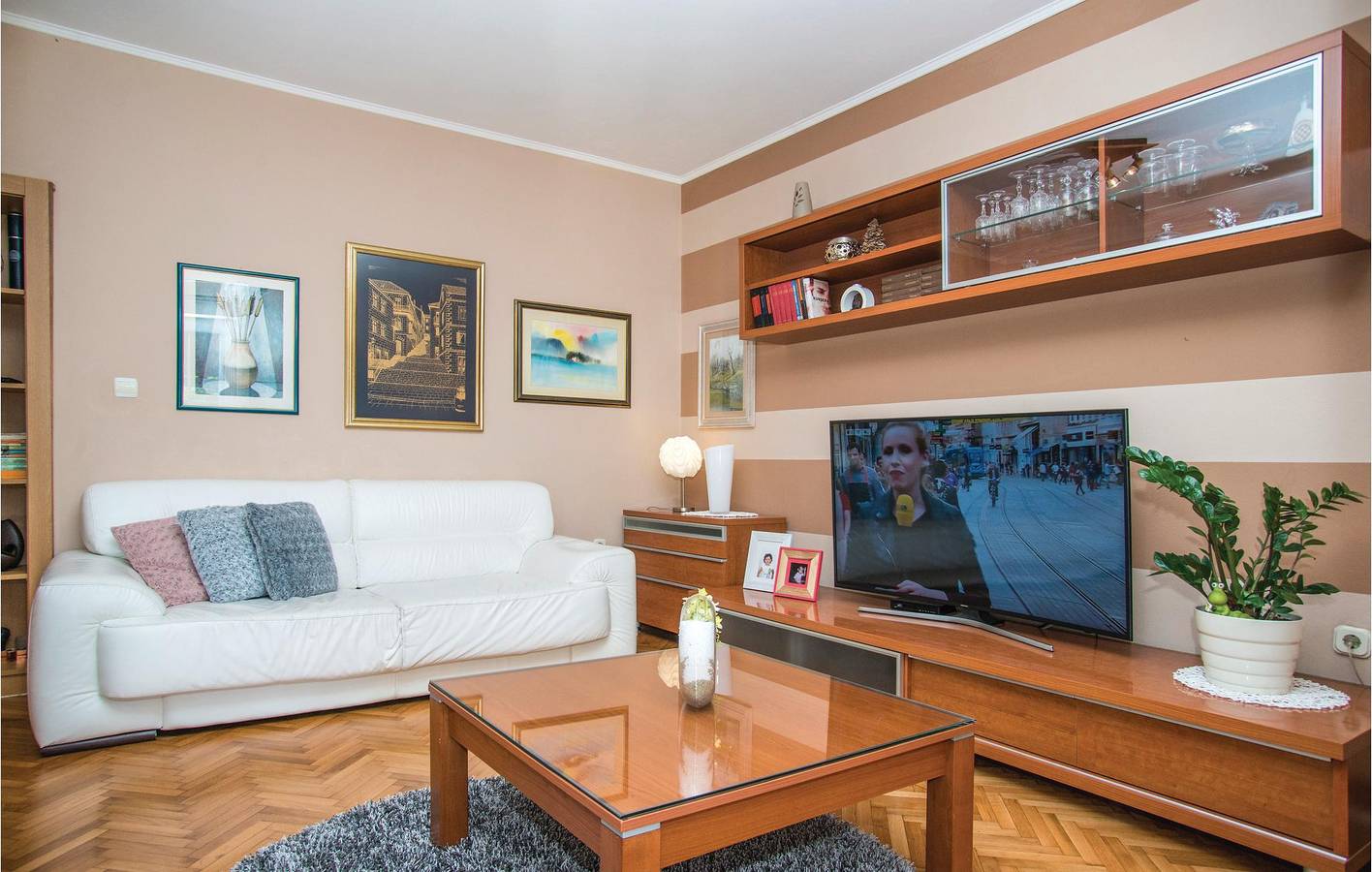 Gemütliche 282 m² große Wohnung mit Pool, WLAN und Terrasse in der Nähe des Flusses Sija in Imotski, Makarska Riviera