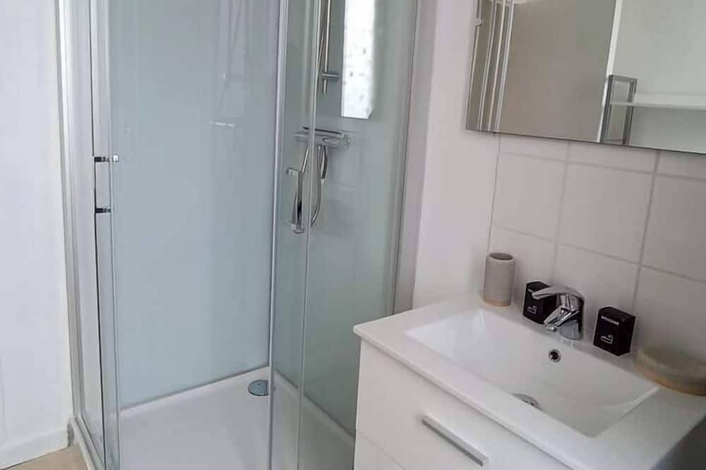 Appartement entier, Baignade, Châteaux, poteries, vins et randonnées in Saint-Amand-en-Puisaye, Nièvre