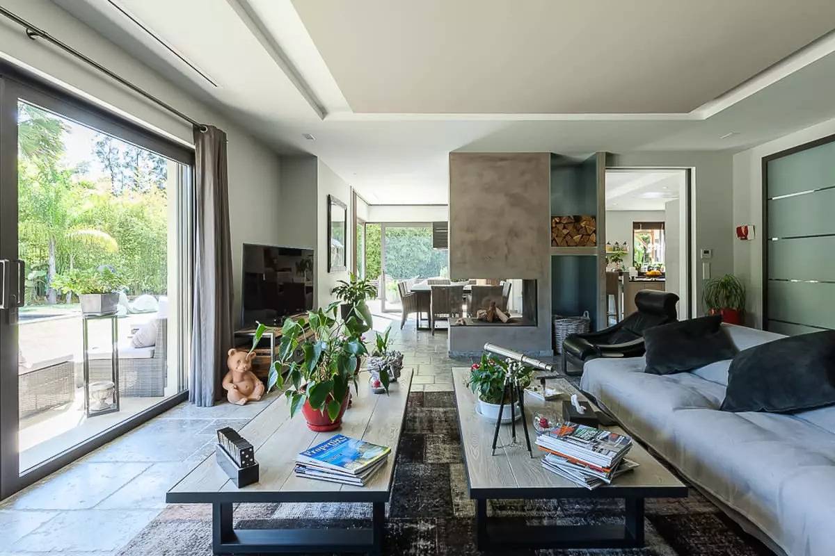 Private villa with heated pool in Antibes, Mediterranean Coast (France)