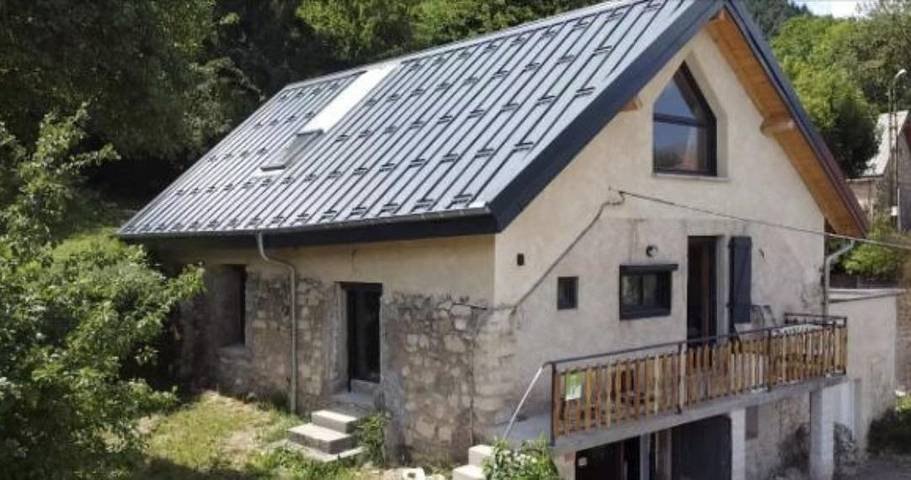 Gîte pour 6 personnes, avec balcon dans la Drôme