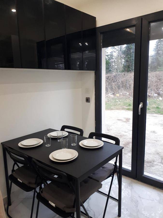 Location de vacances pour 5 personnes, avec terrasse à Savigny-le-Temple - 2