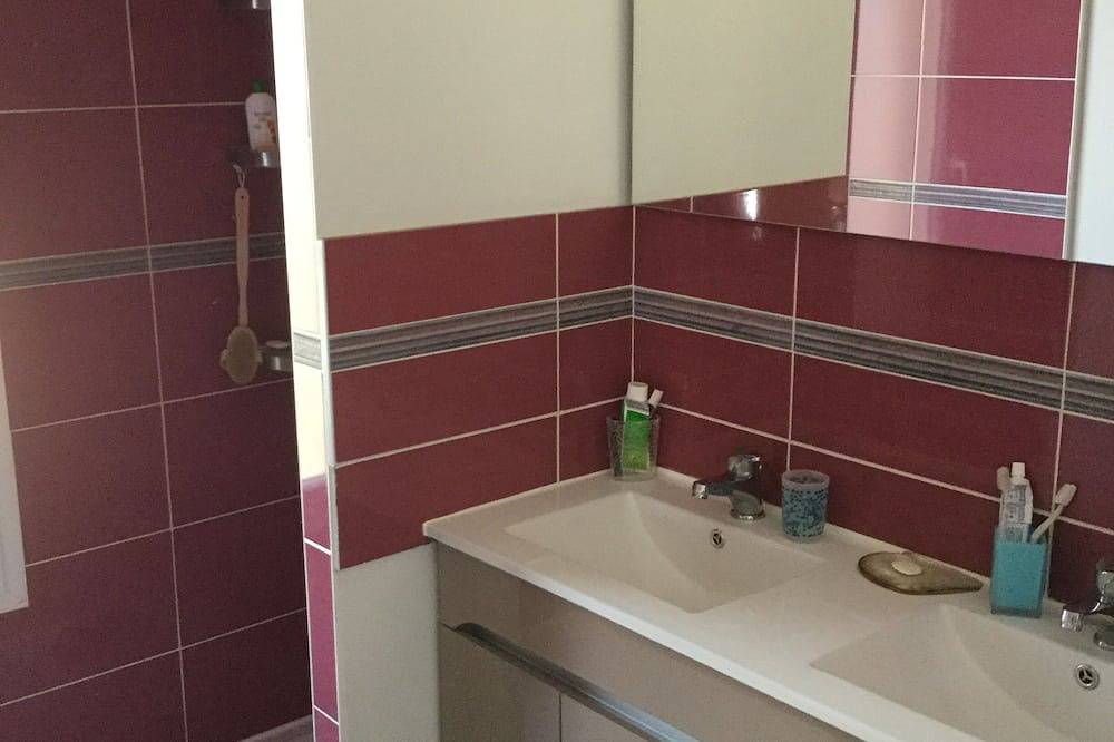 Villa au Bassin Darcachon, Spa, à Arès. Entre Andernos et Lège cap Ferret in Arès, Arcachon und Umgebung