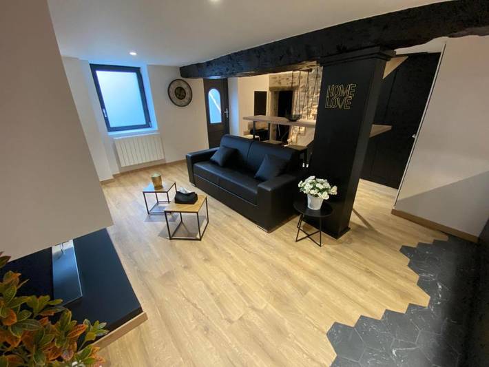 Location de vacances pour 4 personnes, avec terrasse et jacuzzi à Folles - 2