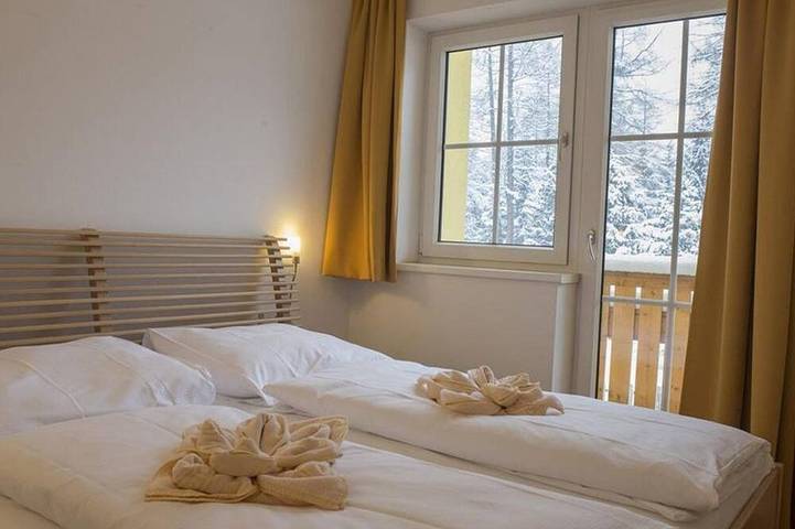Ferienhaus für 8 Personen, mit Balkon und Whirlpool sowie Garten und Pool in Seefeld in Tirol - 2