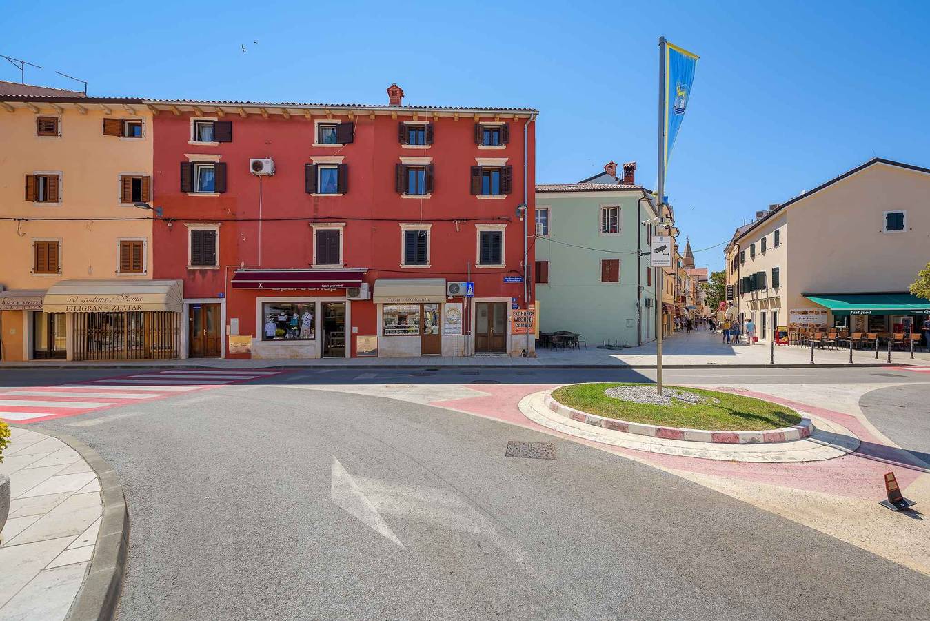 Geheel vakantieappartement, Vakantiewoning slechts 50m van het strand  in Umag, Regio Umag
