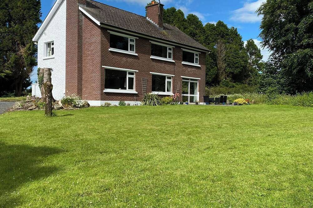 Luxurious Meath Retreat with 5 Bedrooms in County Meath