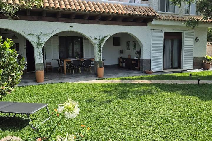 Casa rural para 6 personas, con jardín y balcón en Los Caños de Meca