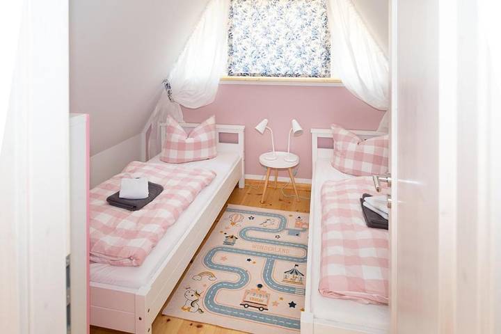 Ferienhaus für 5 Personen, mit Terrasse und Garten sowie Sauna und Seeblick in Lohmen - 4