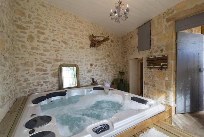 Chambre d’hôte pour 4 personnes, avec sauna et piscine ainsi que vue et jardin à Blaye - 4