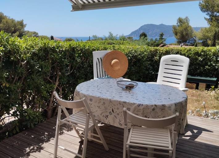 Appartement de vacances pour 5 personnes, avec piscine ainsi que jardin et terrasse, animaux acceptés