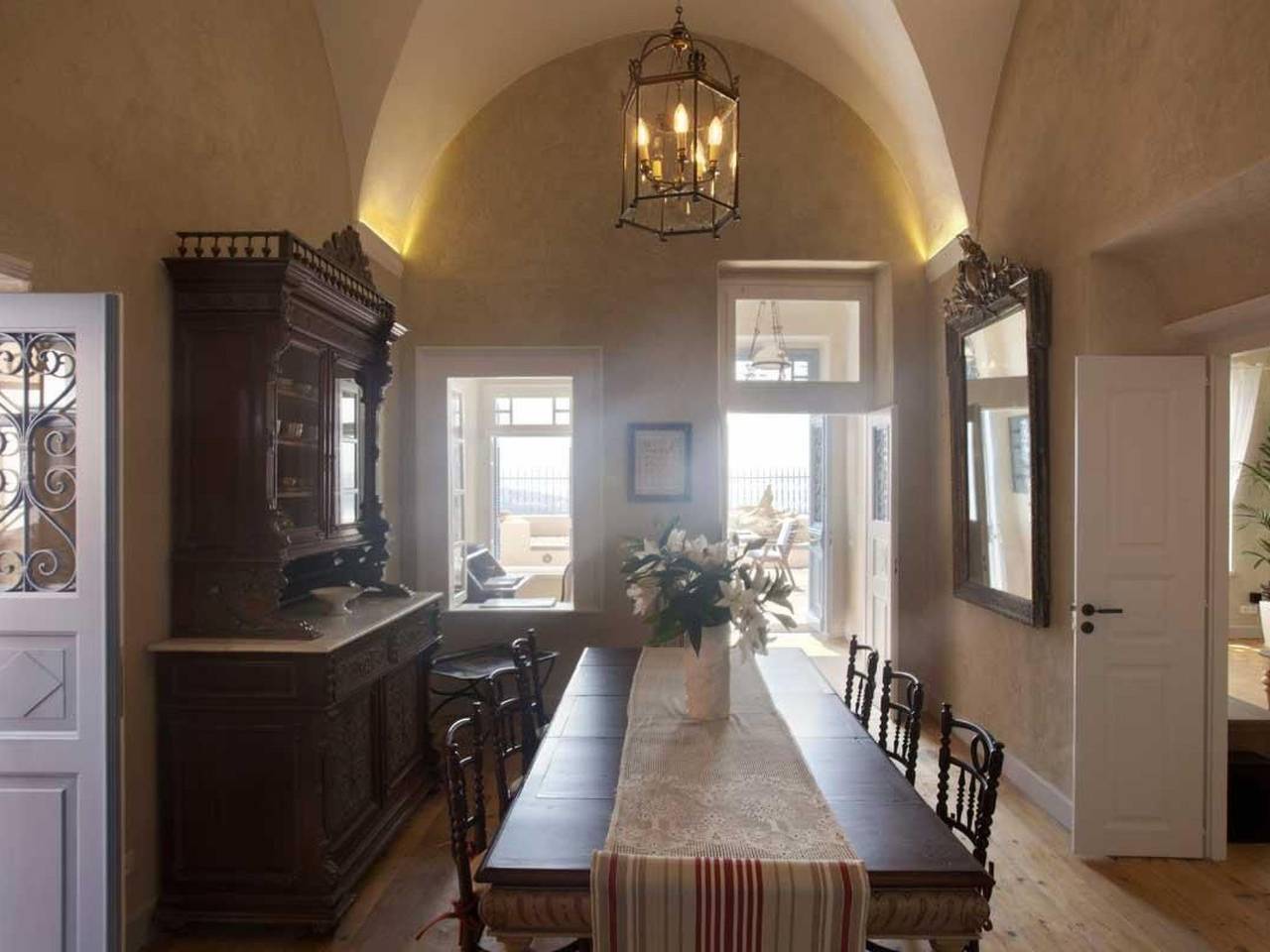 "Oia Mansion" mit Whirlpool in Ormos Ammoudiou, Oia