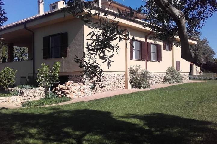 A charming villa with a park, nestled among olive trees—a relaxing getaway in the Maremma in Tuscania, Viterbo Province