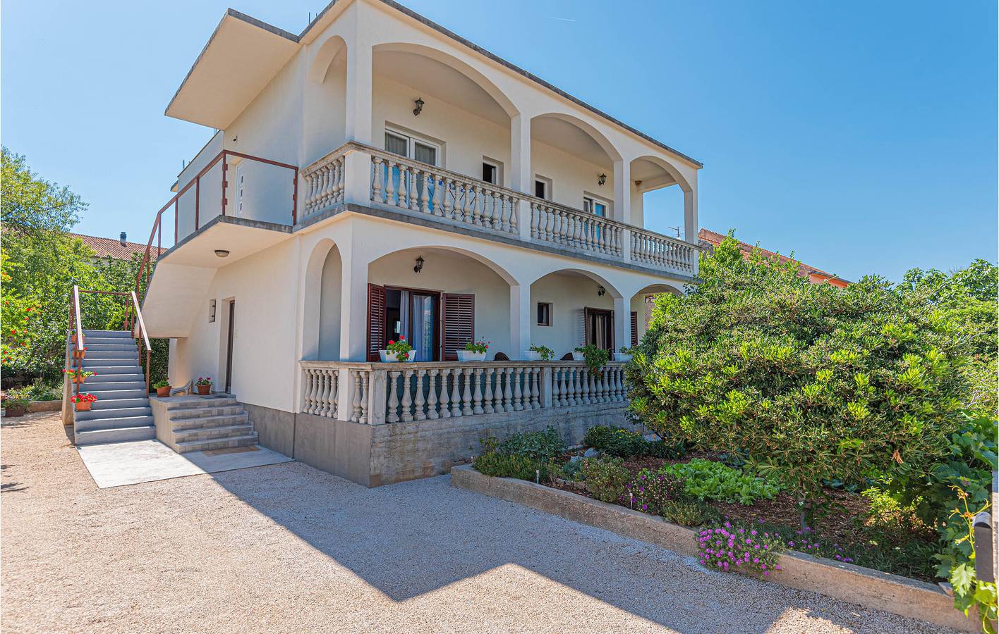 Ganze Ferienwohnung, Ferienwohnung für 6 Personen mit Terrasse in Raslina, Šibenik-Knin