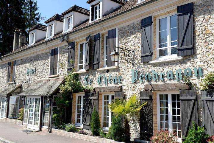 Hôtel pour 3 personnes, avec terrasse à Saint-Léger-en-Yvelines