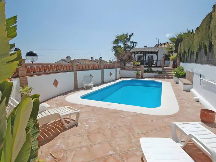 Villa for 6 personer, med hage - 1