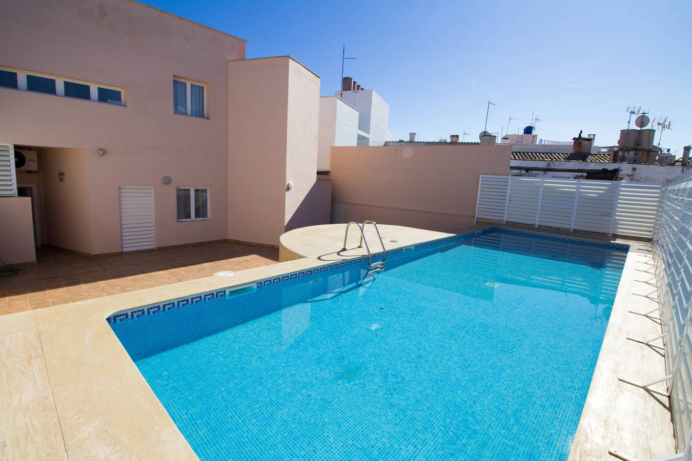 Entire holiday apartment, Cozy apartment near the sea with wifi and pool in Port de Pollença, Pollença
