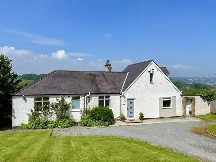 Cottage for 6 people, with garden, with pets in Red Wharf Bay