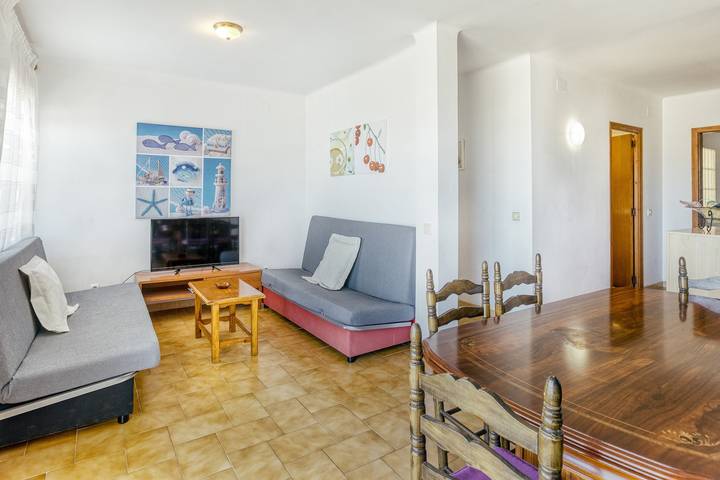 Apartamento entero, Apartamento 'Mediterranean View 2-4' cerca de la playa con balcón y Wi-Fi in Platja del Port (Llanca), Llansá