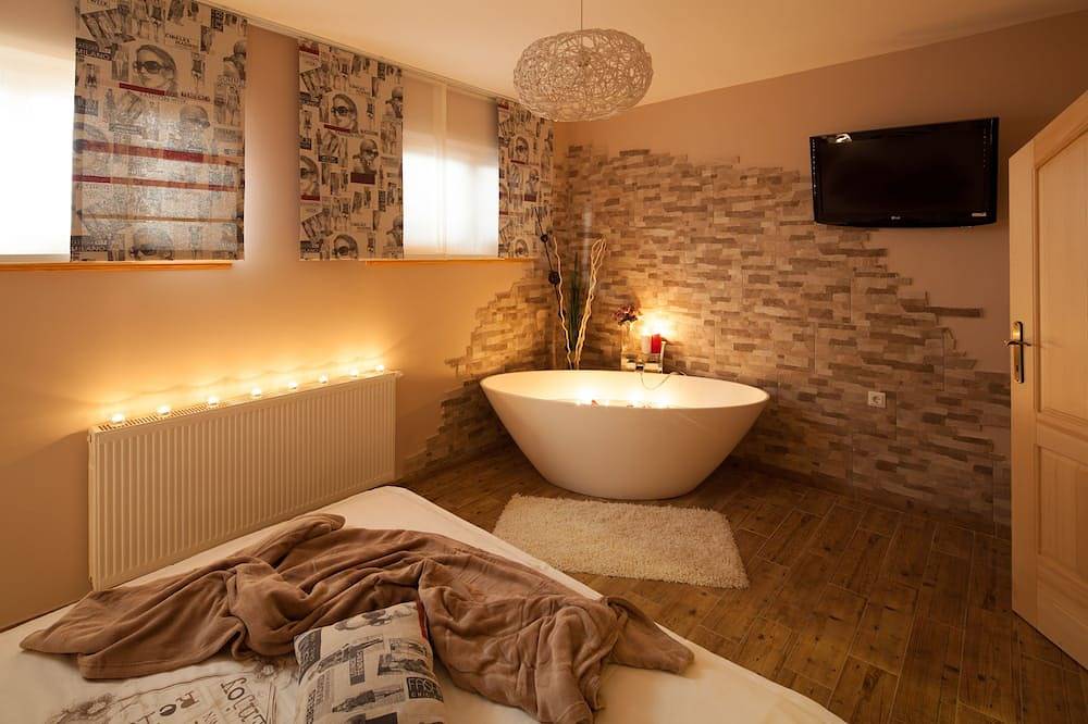 Lakefront Villa Jelenic Von Bertovic in Kroatien mit einem Squashplatz, Fitnessraum, Kino in Ogulin, Karlovac und Umgebung