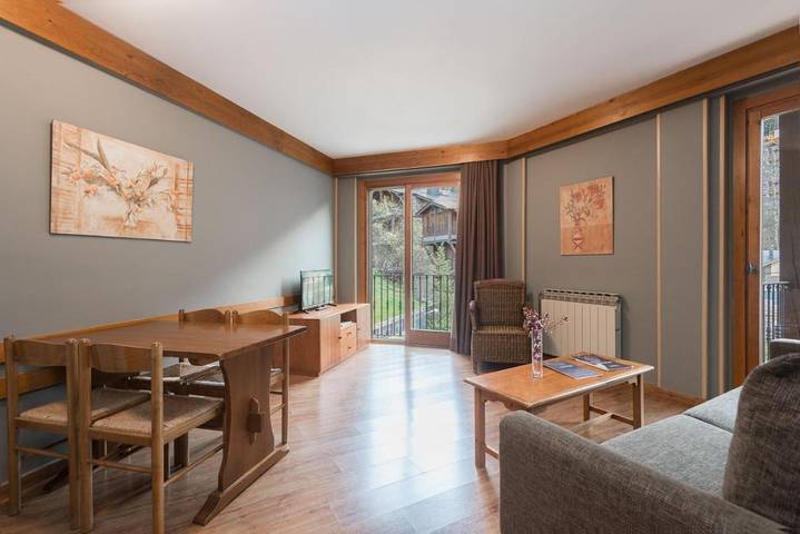 Location de vacances pour 6 personnes, avec vue et piscine ainsi que sauna et jardin, animaux acceptés dans La Massana - 4