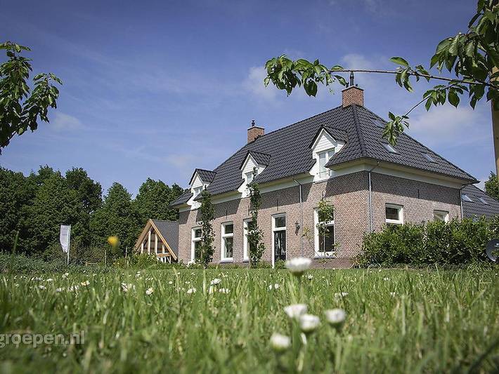 Ferienhaus für 25 Personen, mit Whirlpool und Balkon/Terrasse sowie Terrasse und Sauna