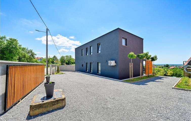 Gemütliche 170 m² große Wohnung mit Pool, WLAN, Terrasse und Parkplatz in Zagreb und Umgebung