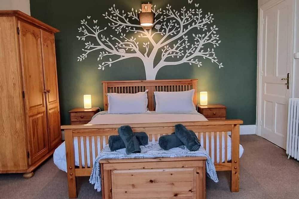 Grande Maison Rénovée des Années Trente, vue Imprenable sur le lac et la Forêt in Huelgoat, Châteaulin und Umgebung
